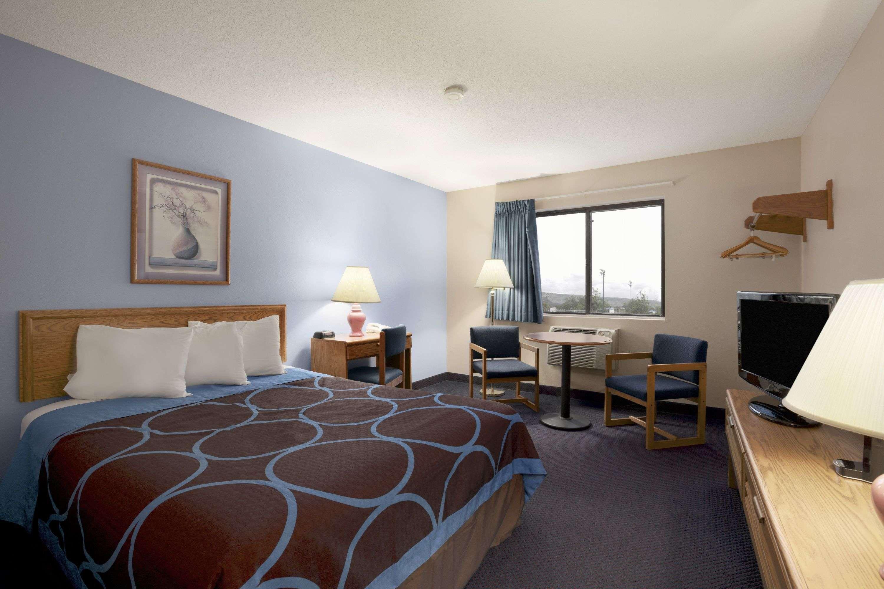 Super 8 By Wyndham Cromwell/Middletown Hotel Exterior photo