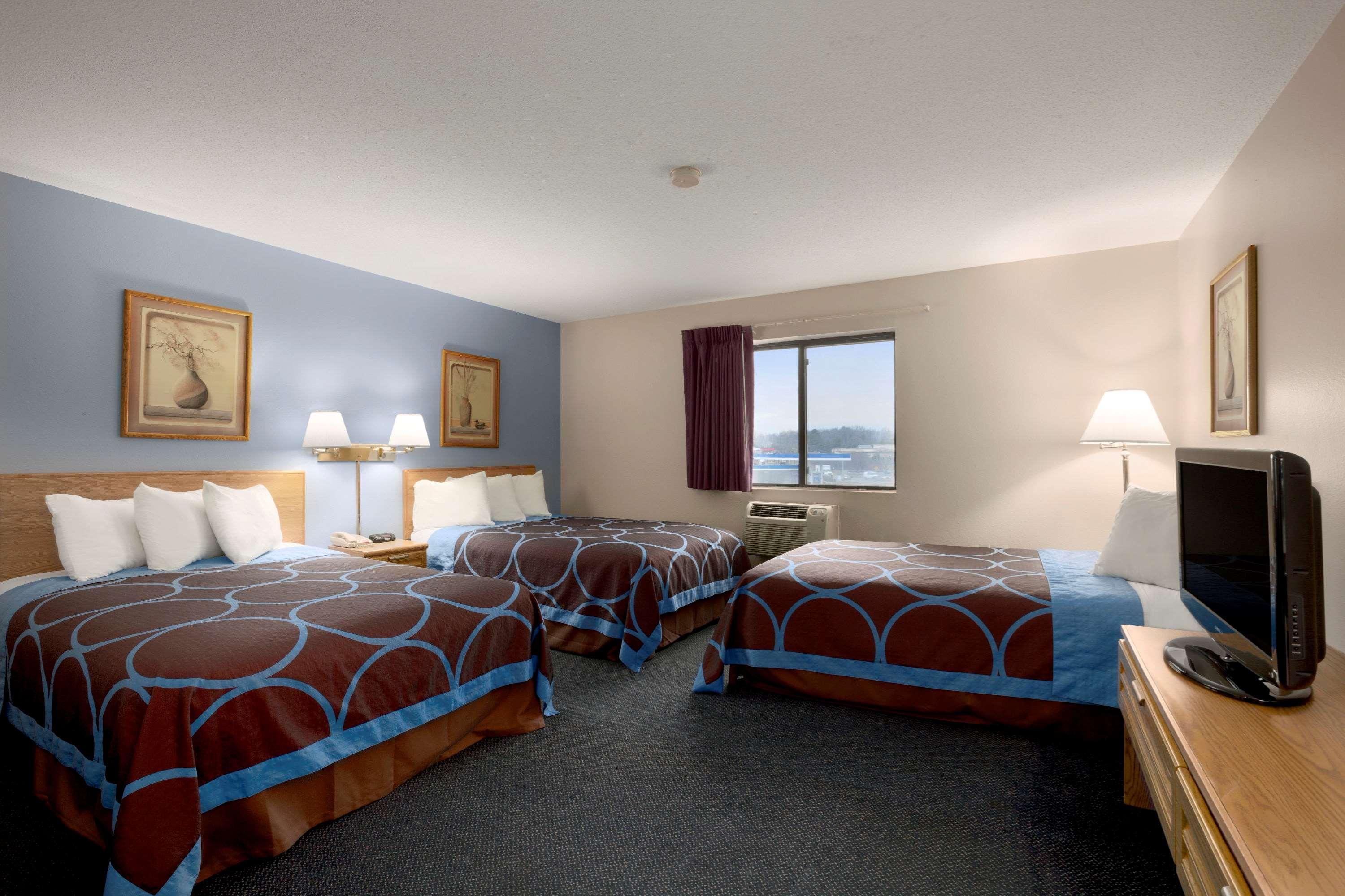 Super 8 By Wyndham Cromwell/Middletown Hotel Exterior photo