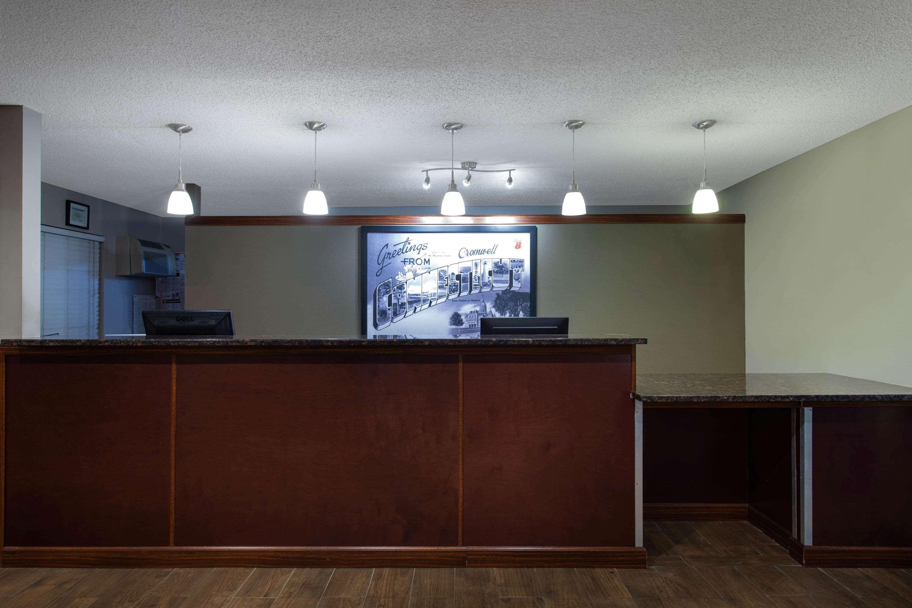 Super 8 By Wyndham Cromwell/Middletown Hotel Exterior photo