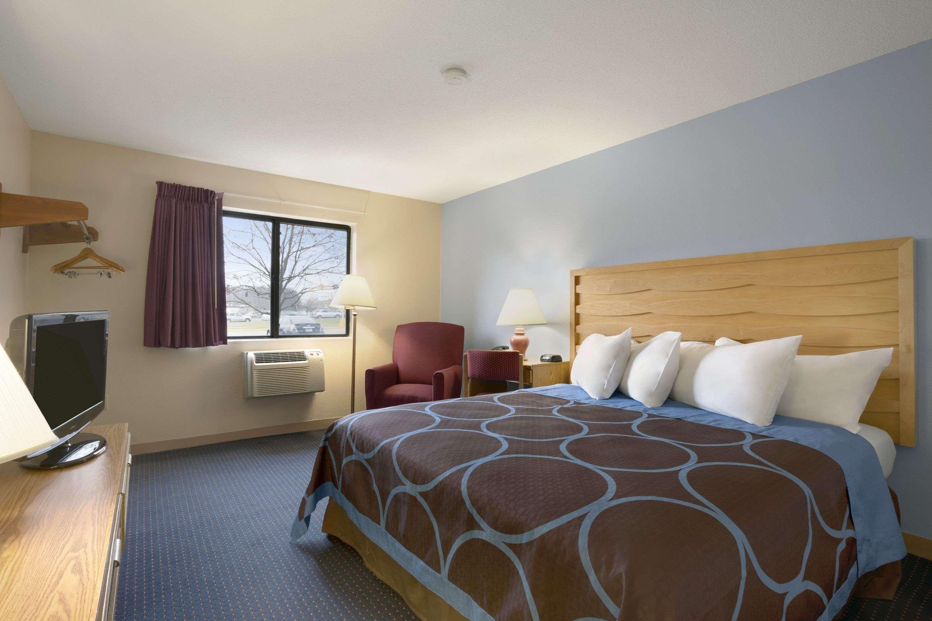 Super 8 By Wyndham Cromwell/Middletown Hotel Exterior photo