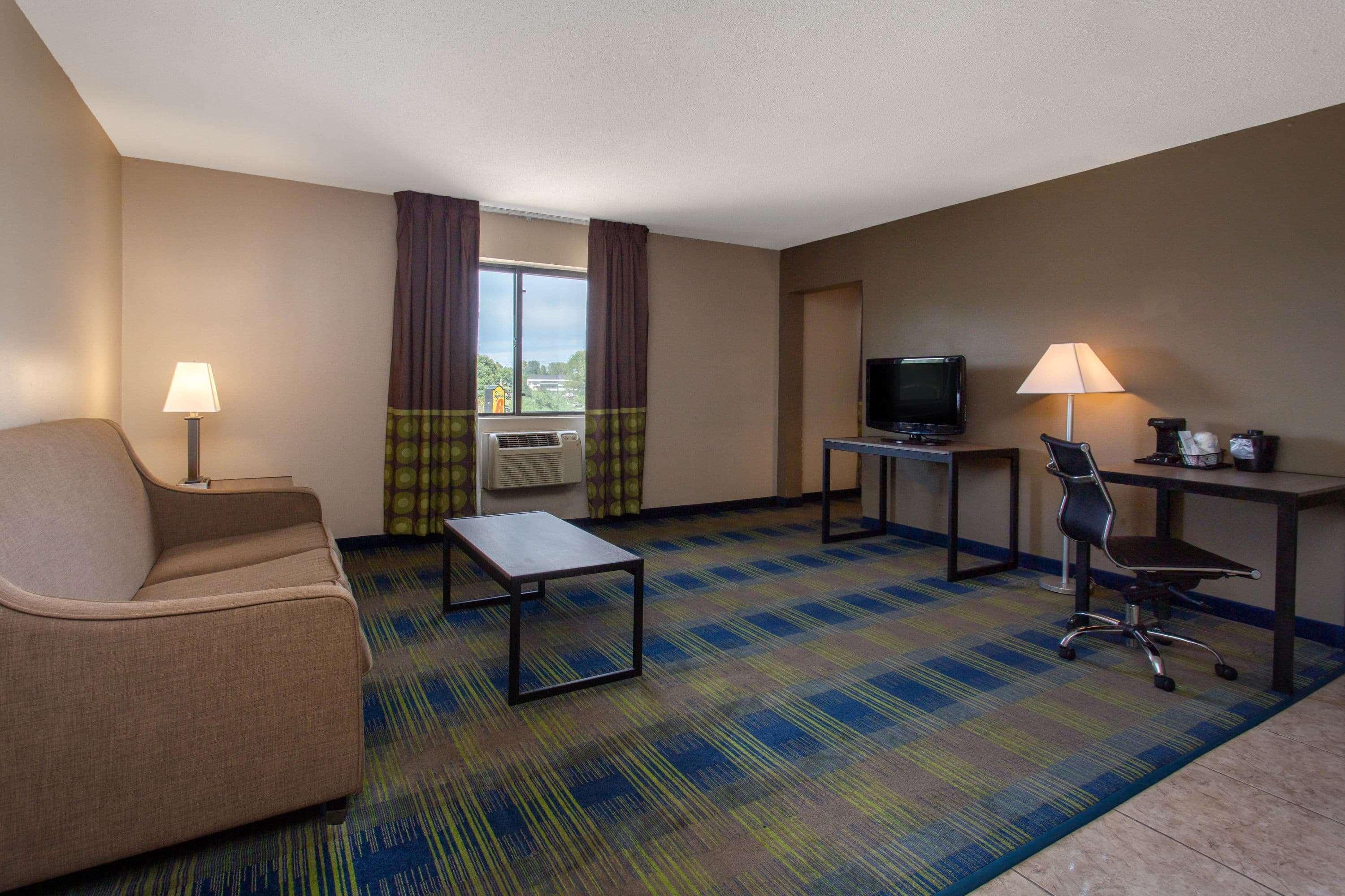 Super 8 By Wyndham Cromwell/Middletown Hotel Exterior photo