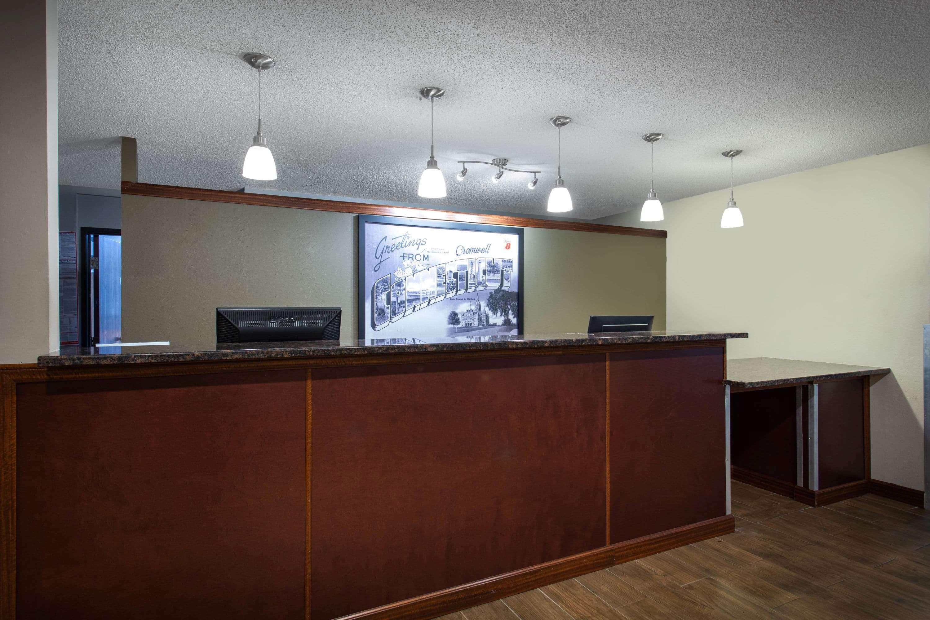 Super 8 By Wyndham Cromwell/Middletown Hotel Exterior photo